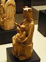 Statue, Vierge a l'Enfant, Ile-de-France, v 1240-1250, Ivoire (Paris, musee de Cluny) (2)